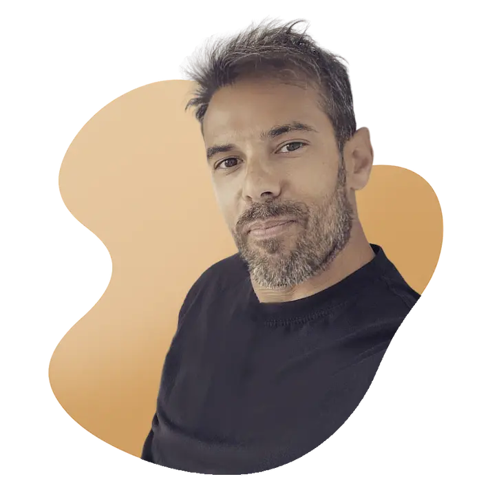 Consultor SEO Freelance en Lanzarote analizando métricas orgánicas